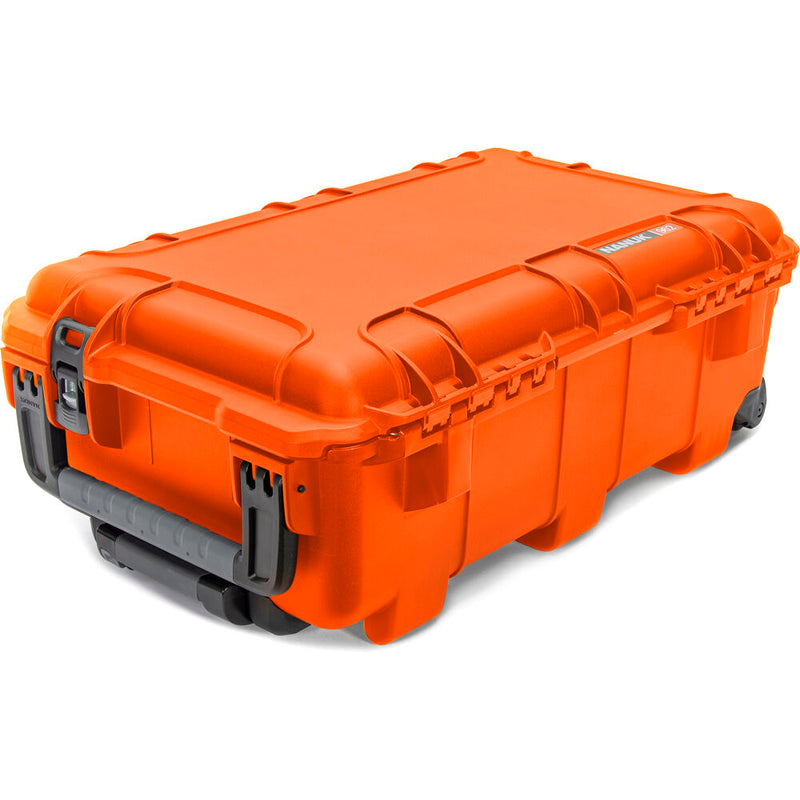 Maleta Rígida Nanuk 962 con Ruedas y Espuma Precortada | IP67 Garantía de por Vida (Negra / Naranja)