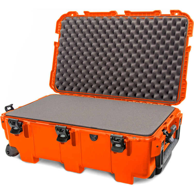 Maleta Rígida Nanuk 962 con Ruedas y Espuma Precortada | IP67 Garantía de por Vida (Negra / Naranja)