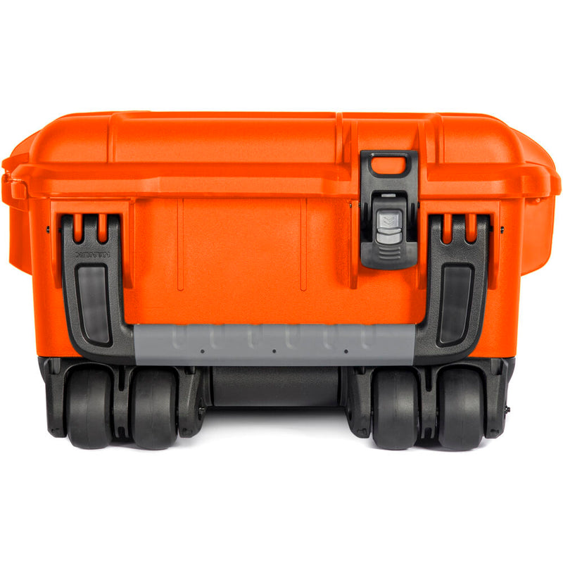 Maleta Rígida Nanuk 962 con Ruedas y Espuma Precortada | IP67 Garantía de por Vida (Negra / Naranja)
